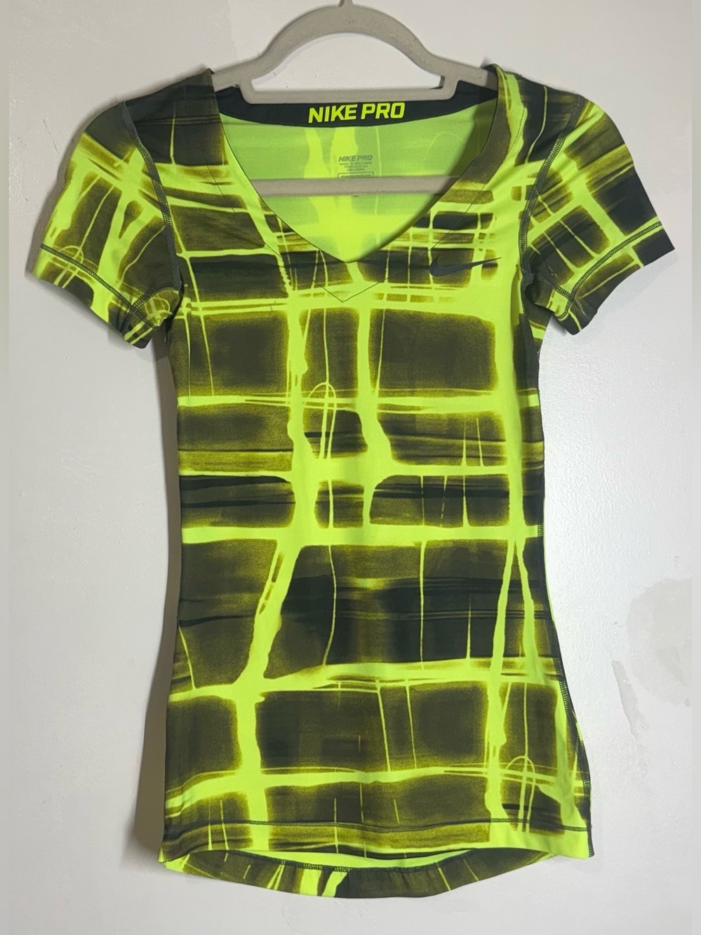 Nike Pro DriFit Geometric Fitted Short Sleeve T-Shirt Women's